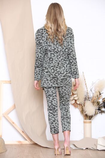 Ensemble loungewear confortable kaki à motif léopard 3