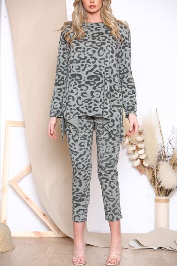Ensemble loungewear confortable kaki à motif léopard 4