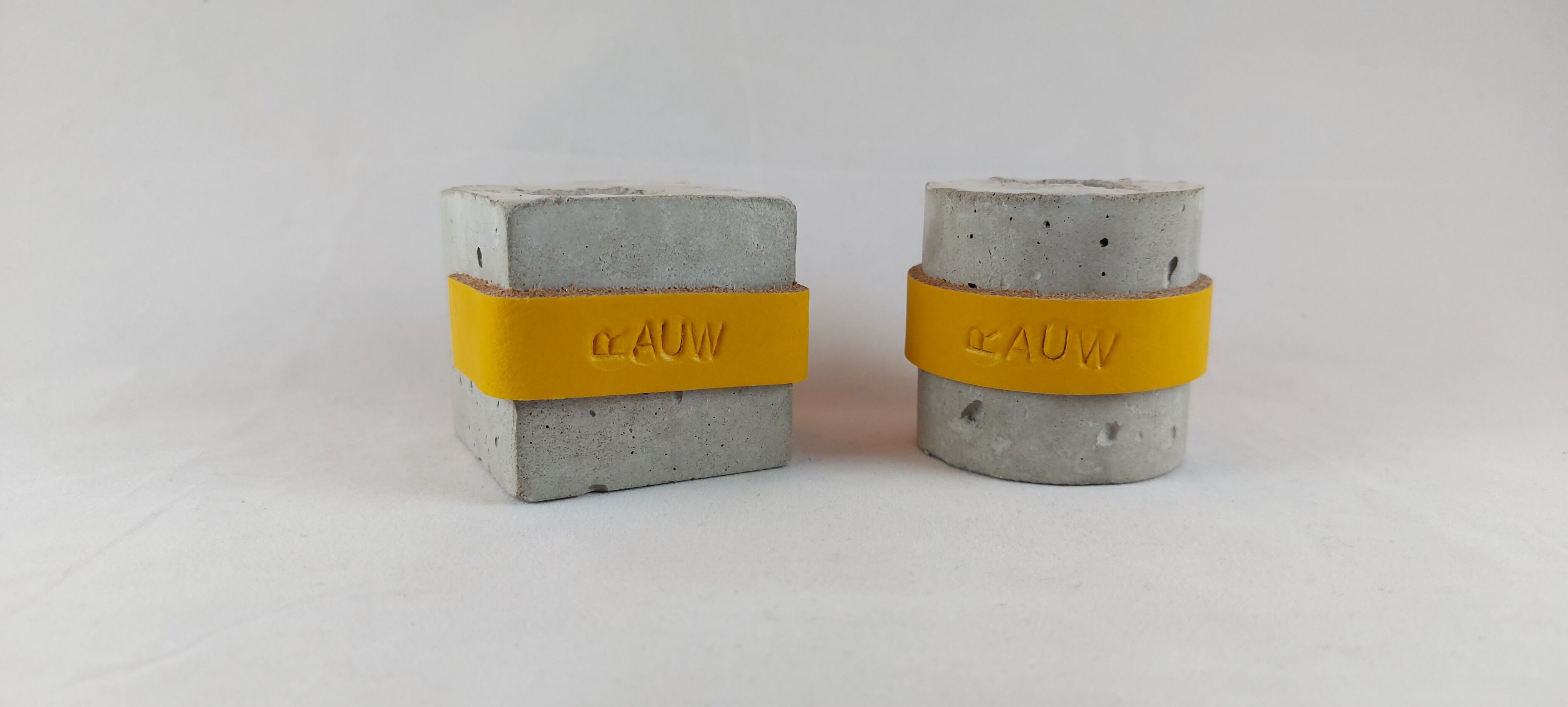 Juego de candelabros de diseño de hormigón crudo - ocre amarillo