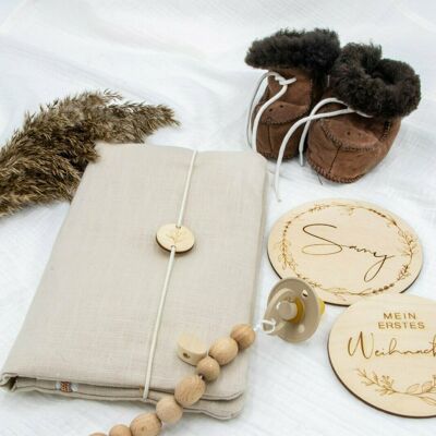 Maternity passport cover natural Linen fabric - wooden bead natural round