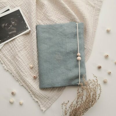 Maternity passport cover Altmint linen fabric - wooden sign small & big heart (+€5.90)