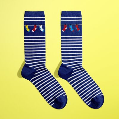 De fils en chaussettes - fond bleu marine