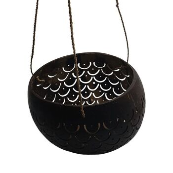 Coquille de noix de coco suspendue sculptée de Vie Naturals avec une corde de jute robuste, 13-15 cm, Design 2