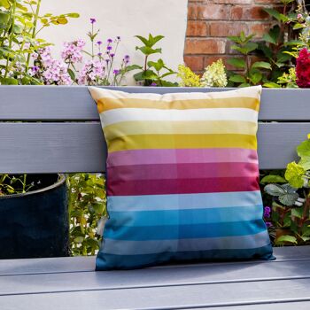 Celina Digby Luxury Garden Outdoors Coussin résistant à l'eau avec rembourrage, 45x45cm - Pixel Stripes Rainbow Design 2