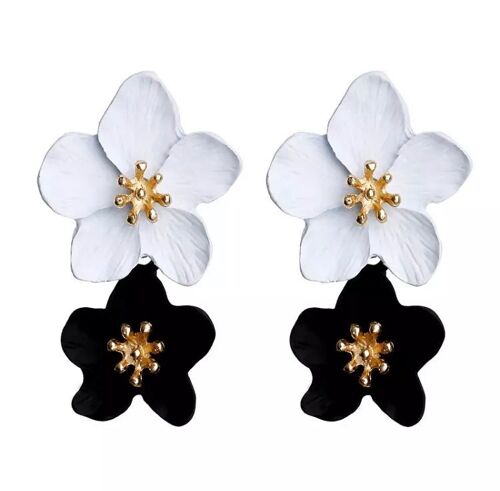 Yās Flower Earrings -Black & White