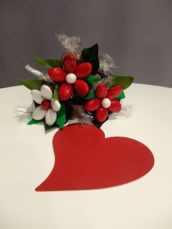 Mini bouquet de chocolats et dragées chocolat en rouge et blanc 2