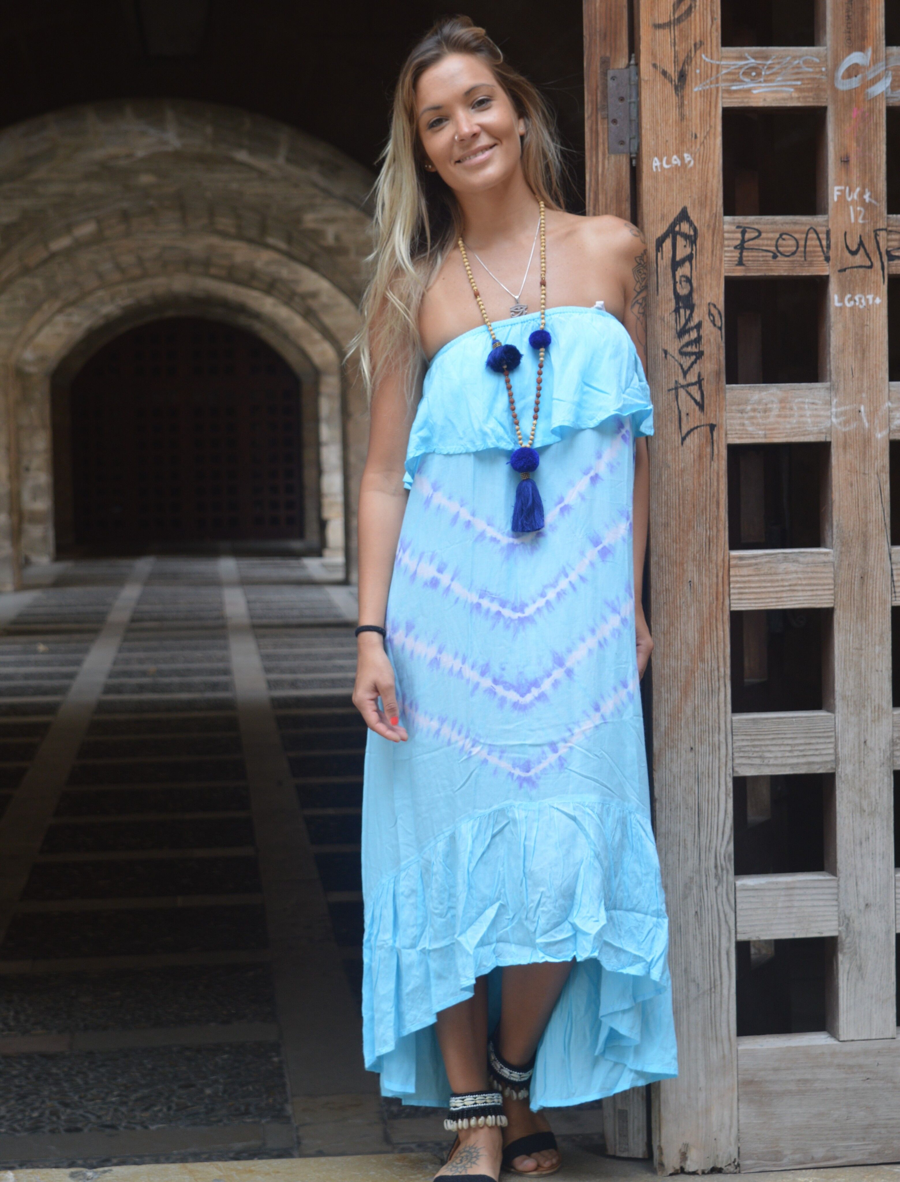 LANGES KLEID MIT RÜSCHEN