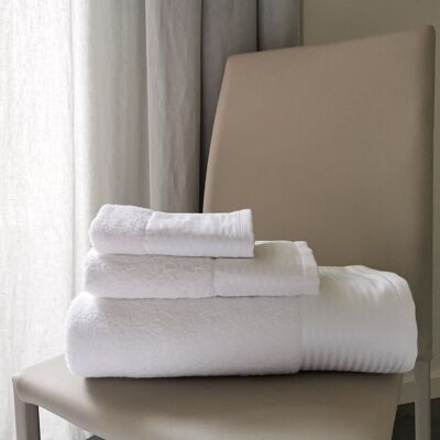 TOWEL WITH COTTON TRIM - WHITE - shower towel - 100 x 150 cm