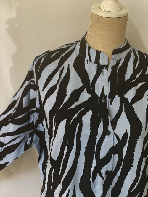 Camisa animal print celeste