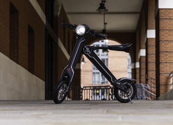 Scooter électrique 35 km d'autonomie et 25 km/h de vitesse maximale Cruzaa Bluetooth E Scooter Carbon Black 9