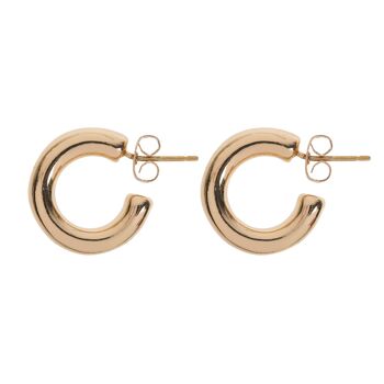 Timi de Suède | Boucles d'oreilles créoles classiques dorées | Design scandinave exclusif qui est le cadeau parfait pour toutes les femmes