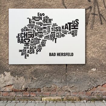 Lettre emplacement Bad Hersfeld noir sur blanc naturel - 70x100cm-toile-sur-châssis 1