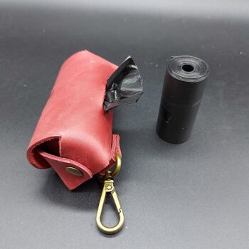 Porte-sac pour chien fabriqué à la main en cuir naturel de 2 mm d'épaisseur. Levrette Opplav (couleur rouge) 4