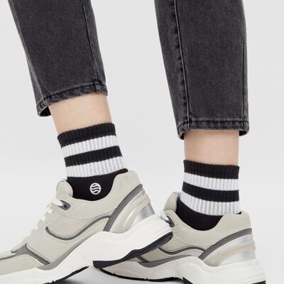 Organic sneaker socks retro - sporty black socks with stripes