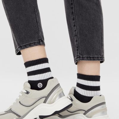 Bio Sneaker-Socken Retro - Sportliche schwarze Socken mit Streifen