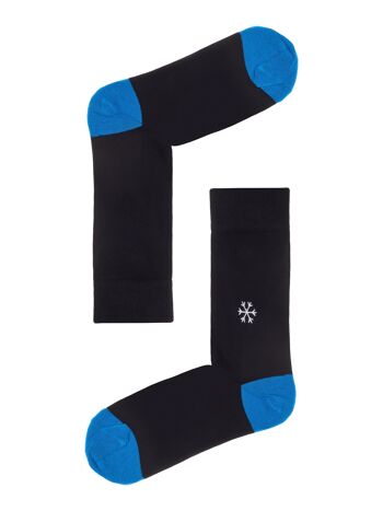 Chaussettes de flocon de neige biologiques - Chaussettes noires avec flocon de neige brodé et détails bleus 3