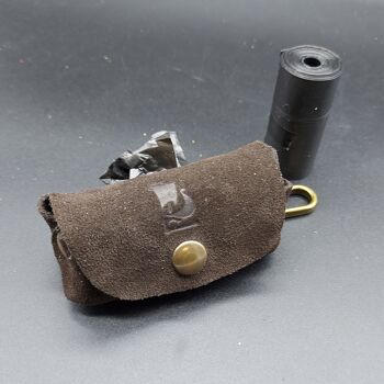 Porte-sacs pour chien fabriqués à la main en cuir suédé naturel de 1,3 mm d'épaisseur. Opplav doggySuede (couleur chocolat) 1