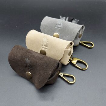 Porte-sacs pour chien fabriqués à la main en cuir suédé naturel de 1,3 mm d'épaisseur. Opplav doggySuede (couleur chocolat) 5