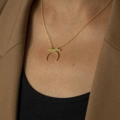 Weibliche Empowerment Crescent Moon Halskette Gold