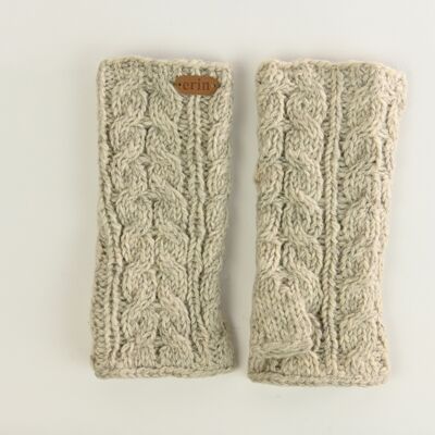 PK927 Aran Cable Handwarmers Avena