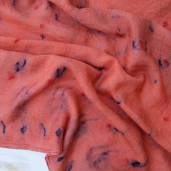 Foulard en laine et soie "orange et violet" teint à la main. 5