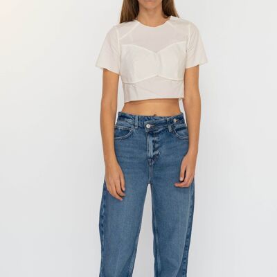 White crop top with round neckline and short sleeves