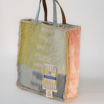 Unicum Layers Bag with original blanket label and short handles
