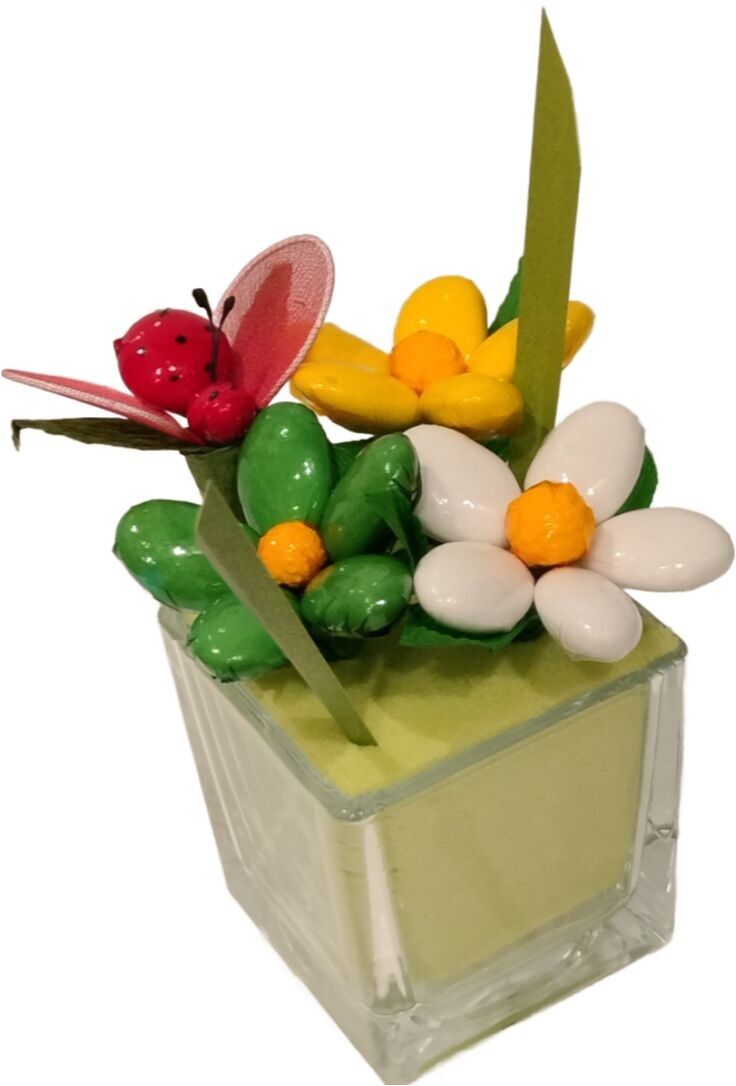 Würfel mit Mandelblüten aus Schokolade