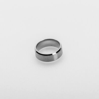 54 FLORAL 8mm BAND SIGNET RING - SILVER