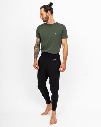 Tenue de Yoga Noir & Olive Classique | Pantalon & T-shirt IKARUS 1