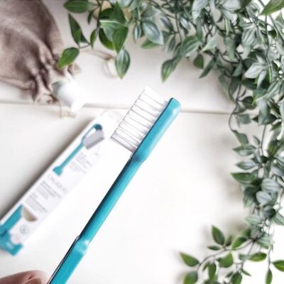 Caliquo Bioplastic rechargeable toothbrush Soft turquoise blue
