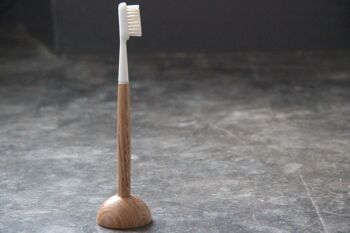 Brosse à dents en bois de chêne rechargeable Caliquo medium 1