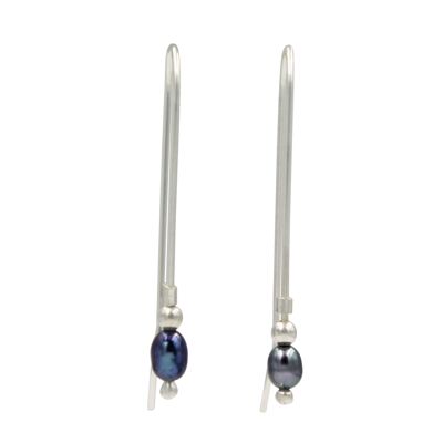 A Lovely Sterling Silver Long Drop Wire Earring With a Beautiful Grey Pearl / SKU250