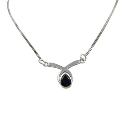 Simple Celtic Necklace With a Faceted Gemstone / SKU381