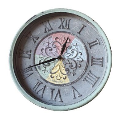 Reloj sin cristal con números romanos