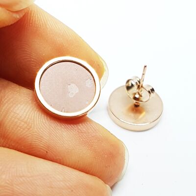 Clous d'oreilles acier inoxydable - liège rose avec inclusions - taille 8mm 10mm 12mm