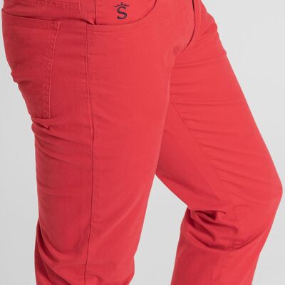 Rote 5-Taschen-Hose