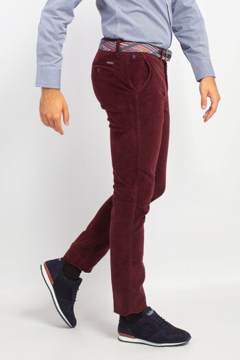 Pantalon en velours côtelé bordeaux 4