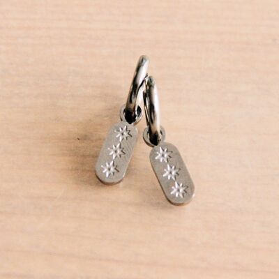CB340: Stainless steel creoles with tag and stars – silver