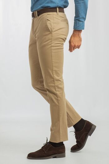 Pantalon chino semi-ajusté beige