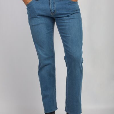 Mittelblaue reguläre Jeans