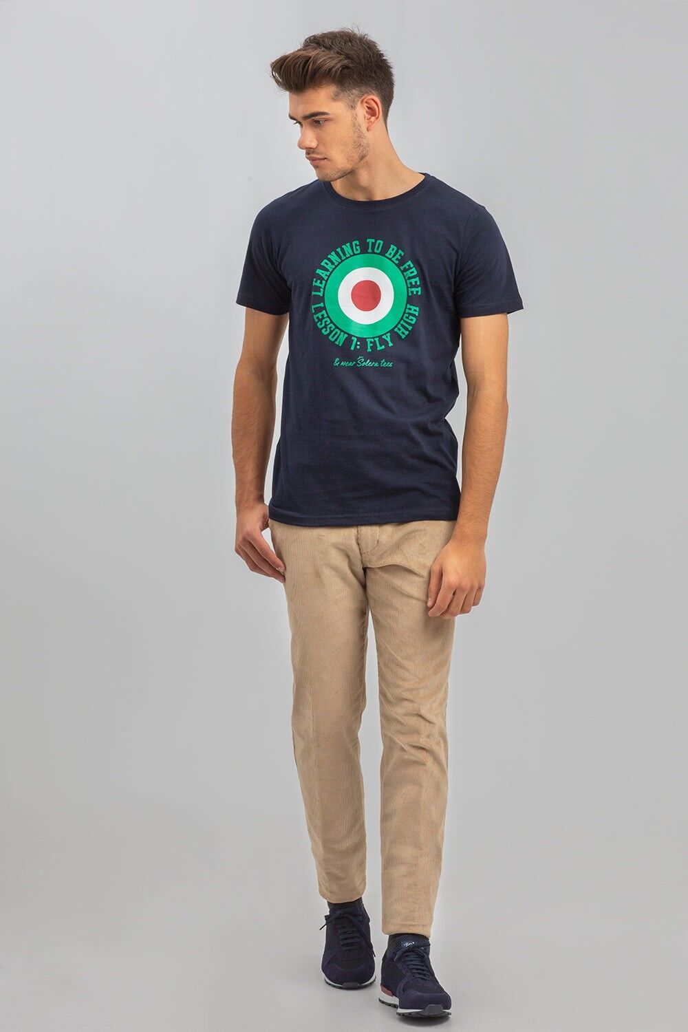 T-shirt con disegno marino