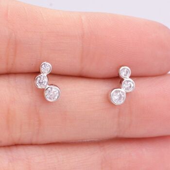 Boucles d'oreilles barre incurvée Circinus 3 diamants grand / 14k Blanc 3