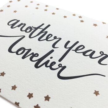 Carte d'anniversaire imprimée en typographie de luxe « Une autre année plus belle » 2
