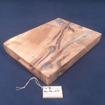 Tagliere in quercia. (bordo quadrato con dettagli in resina.)B 46x34x5,5 cm - senza confezione regalo