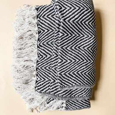 Black and white recycled cotton woven blanket