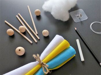 Kit DIY créatif : le mobile en bois pour bébé, idéal en cadeau de grossesse babyshower 3