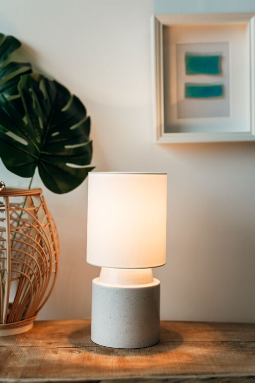 Chic Pyrite white table lamp