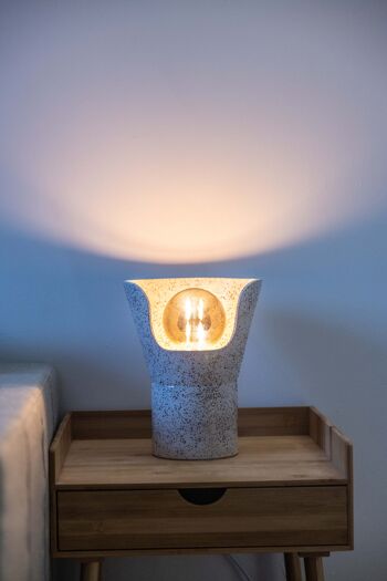 Lampe design Xona White Rock - avec désormais une précieuse ampoule LED Big Globe ! 5