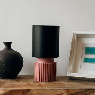 Chic pink table lamp
